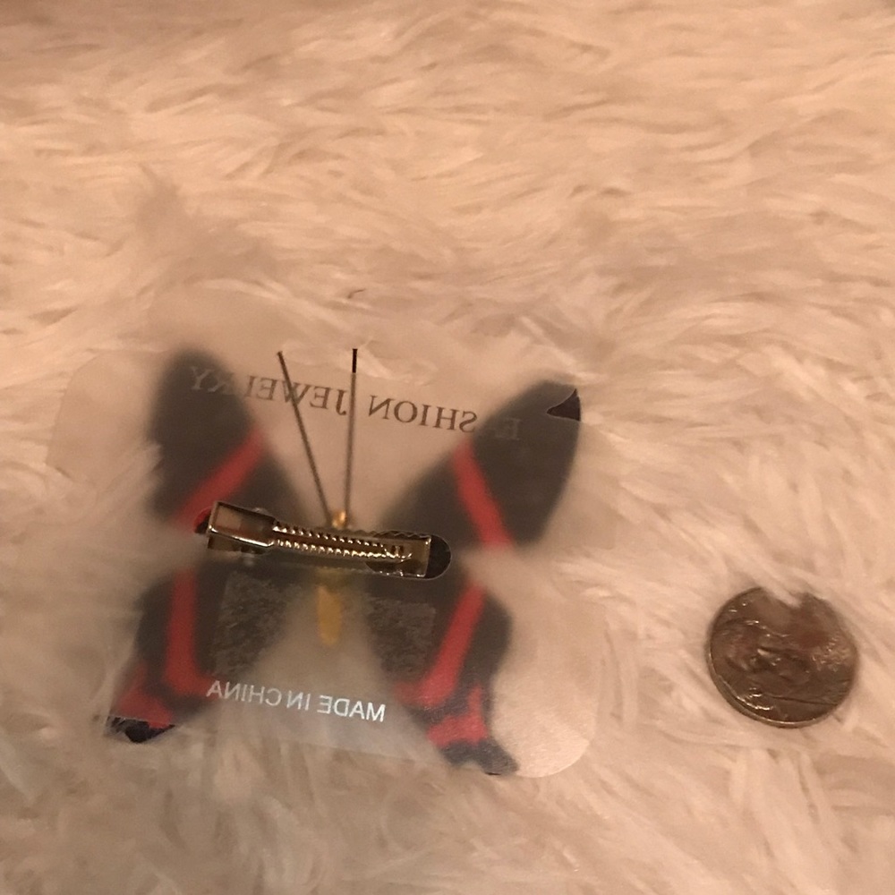 🦋 Butterfly Hair Pin Accessory 🦋 - Picture 4 of 5